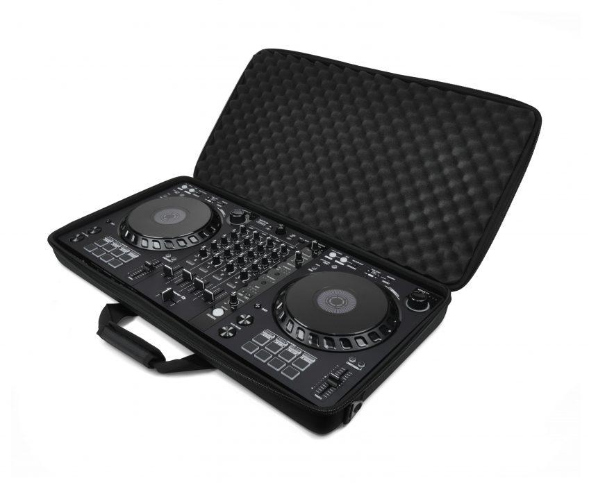 Protective carry bag with the perfect size to fit the DDJ-FLX6 4-channel DJ controller